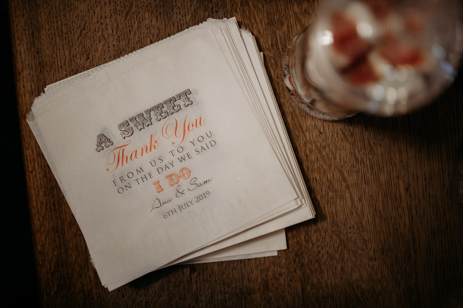 wedding sweet bag on dessert table