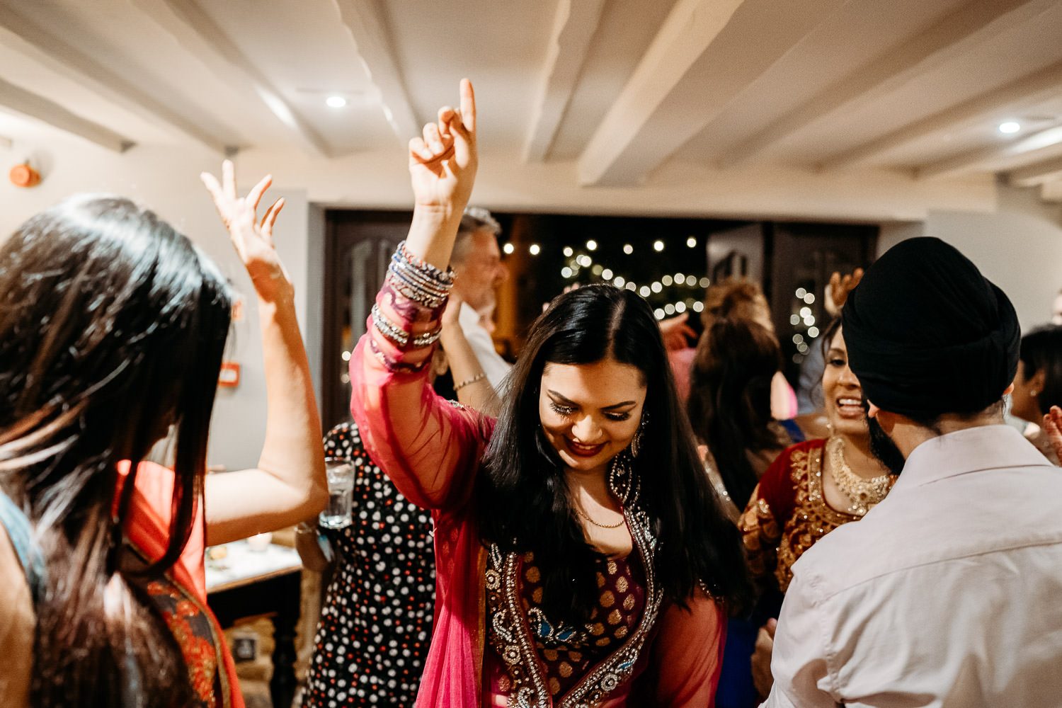 WEDDING GUEST IN SARI DANCING