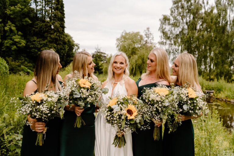 5 TIPS ON BOSSING YOUR WEDDING GROUP PHOTOS!