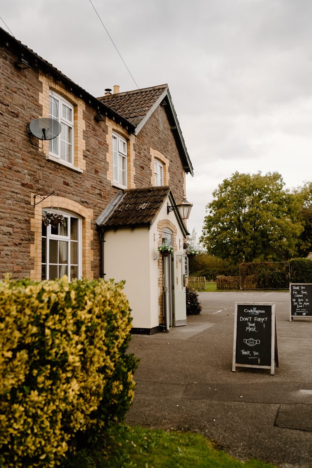 FUN AND RELAXED ELOPEMENT WEDDING AT YATE REGISTRY OFFICE IN BRISTOL ...